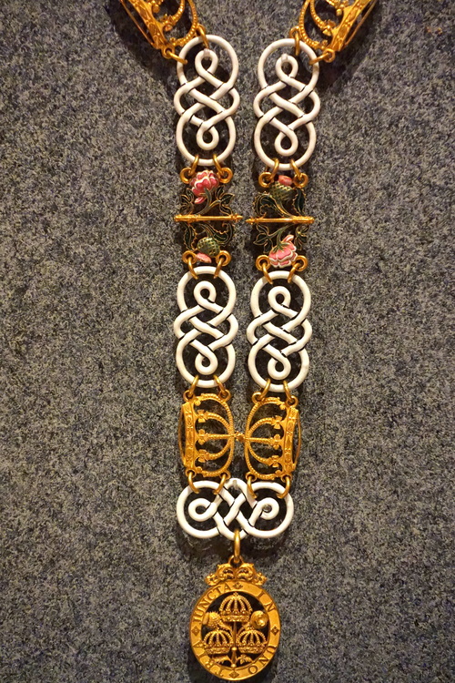 Type i collar obverse