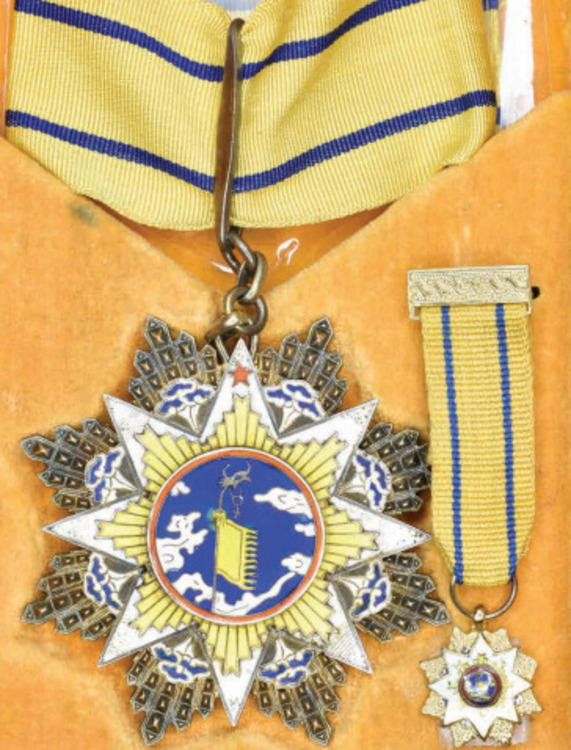 Order+of+the+cloud+and+banner%2c+iii+class+sash+badge%2c+obv+