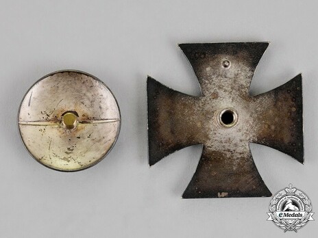 Iron Cross I Class, by Wächtler & Lange (L 55, screwback) Reverse