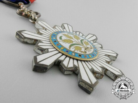 Order of the Golden Grain, VI Class Officer Obverse