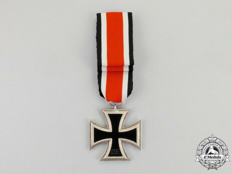 Iron Cross II Class, by Steinhauer & Lück, #4, L/16 (half lug, "4") Reverse