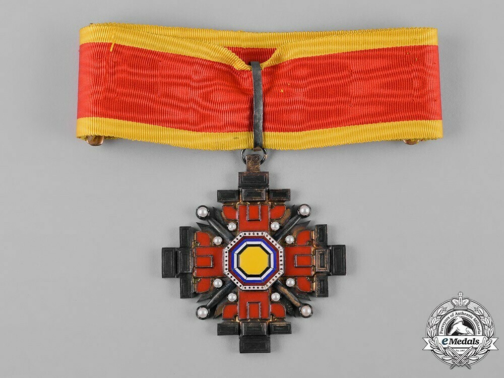 Order+of+the+pillars+of+the+state%2c+iii+class+commander+1