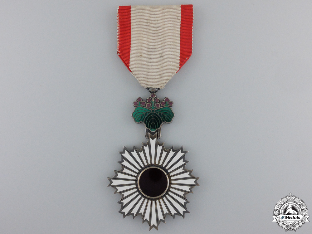 MedalBook - Order of the Rising Sun, V Class
