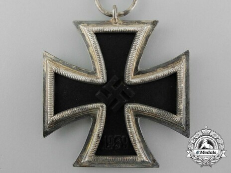 Iron Cross II Class, by Deschler, #1, L/10 (regular frame, "1") Obverse