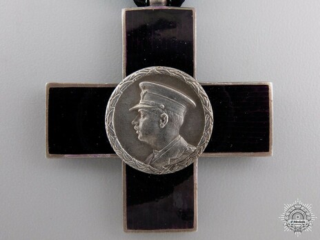 Order of Cultural Merit, Type I, II Class Knight's Cross Obverse