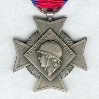Silver Cross (Army, stamped "M DELANNOY") Obverse