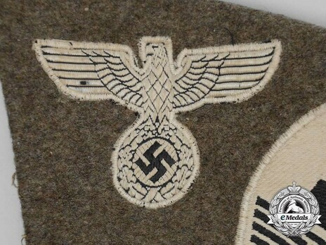 RADwJ Car Pennant Detail Eagle Emblem