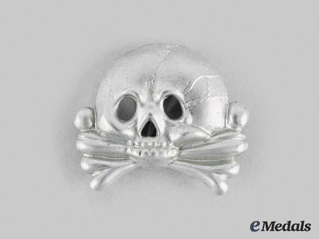 Allgemeine SS Metal Cap Death's Head Type I (bronze) Obverse