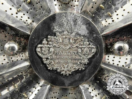 Grand Officer Breast Star Details