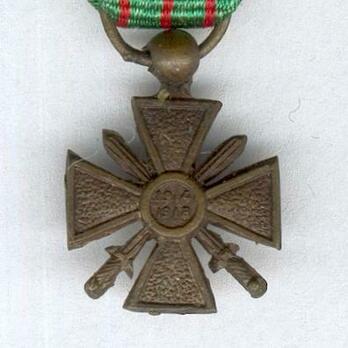 Miniature Bronze Cross (1914-1918) Reverse