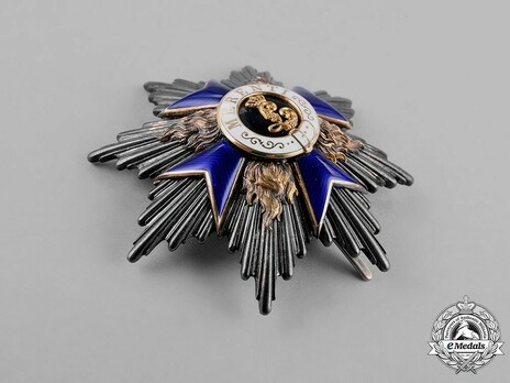 Order of Military Merit, II Class Cross Breast Star Obverse