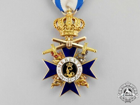 Order of Military Merit, Military Division, III Class Cross with crown, in gold) Obverse
