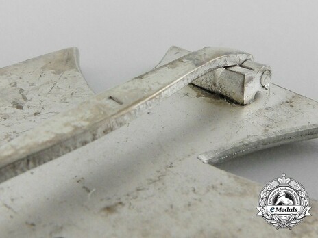 Iron Cross I Class, by F. Orth (15, magnetic) Detail