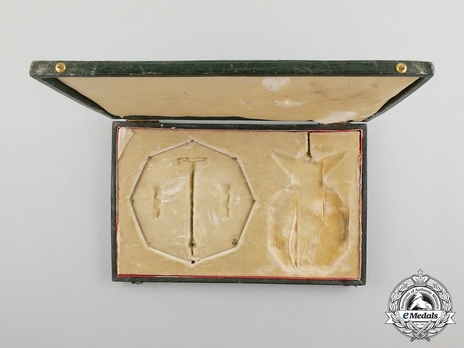 Grand Cross Case of Issue Obverse