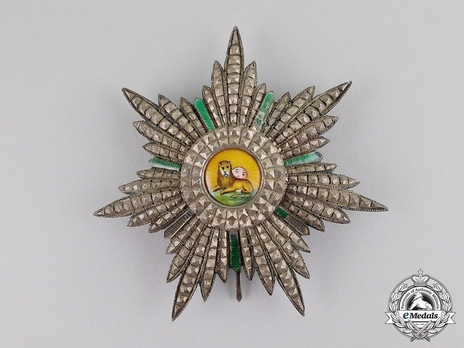 II Class Commander Breast Star (with couchant lion) Obverse