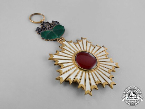 Order of the Rising Sun, Grand Cordon Obverse