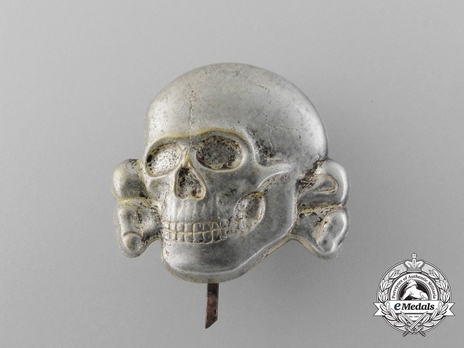 Allgemeine SS Metal Cap Death's Head Type II, unmarked (tombac) Obverse