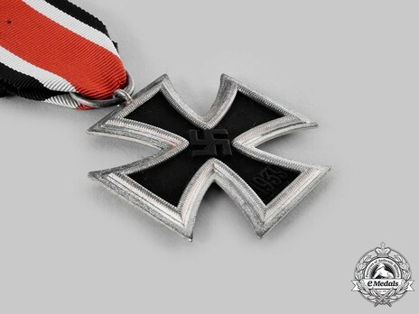Iron Cross II Class, by Klein & Quenzer ("65") Obverse