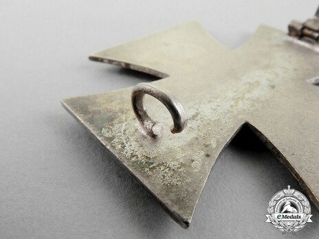 Iron Cross I Class, by B. H. Mayer (26, Type A pin) Detail