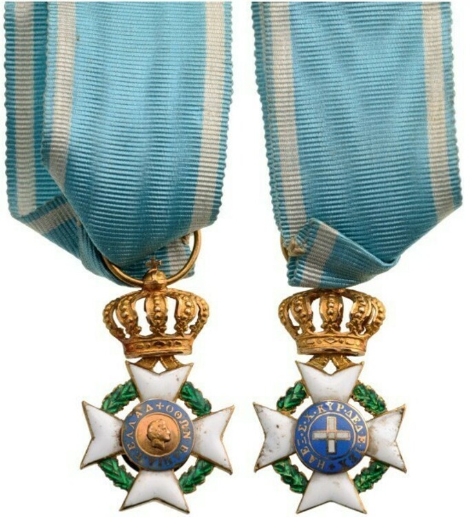 Miniature with crown
