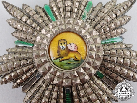 II Class Commander Breast Star (with couchant lion) Obverse