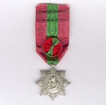 Silver Medal (Ministry of Public Health, stamped "LEON DESCHAMPS") Obverse
