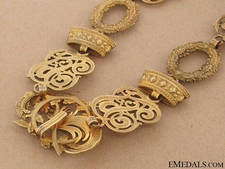 Type III, Collar Detail 