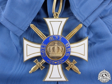 Military Division, Type II, I Class Cross (with swords, in gold)