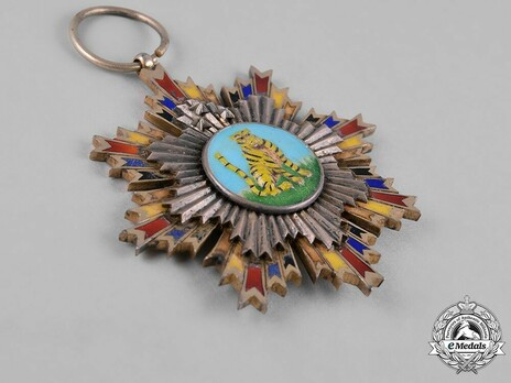 Order of the Striped Tiger, VII Class Knight Obverse