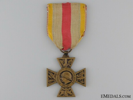 Bronze Cross (for 1914-1918, with large head) Obverse