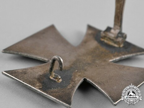 Iron Cross I Class, by P. Meybauer (late pin, marked) Detail