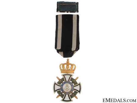 Royal House Order of Hohenzollern, Military Division, Knight (in gold) Reverse