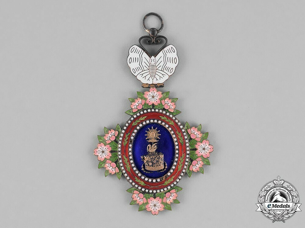 Order+of+the+sacred+crown%2c+iii+class+1