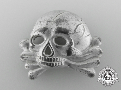 Allgemeine SS Metal Cap Death's Head Type I (zinc) Obverse