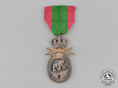 Order of Albert the Bear, II Class Knight with Swords (with crown) Obverse