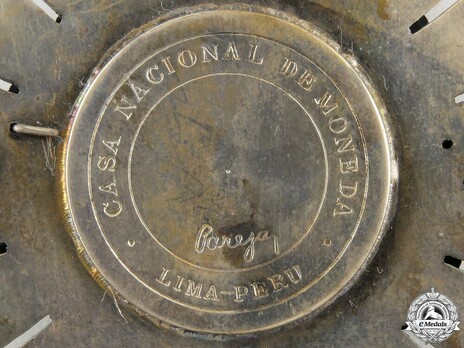 Grand Cross Breast Star (by Casa Nacional de la Modena) Reverse