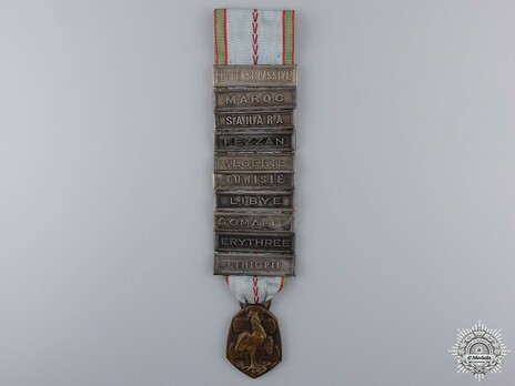 Bronze Medal (with 10 clasps, stamped "G. SIMON" "P. JOSSE") Obverse