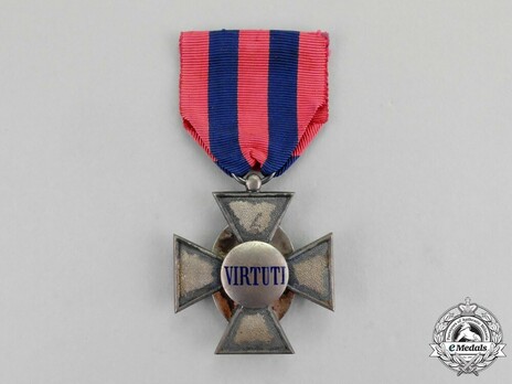 Royal Order of Merit of St. Michael, Merit Cross (without crown) Reverse