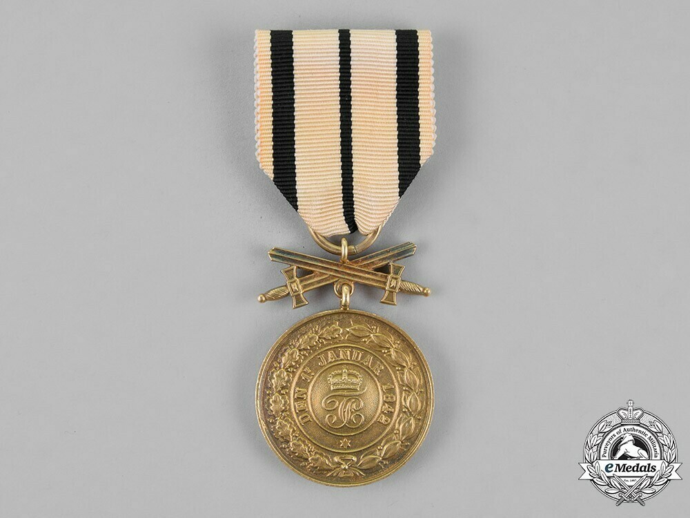 Hohzo+gold+merit+medal+swords+on+ring