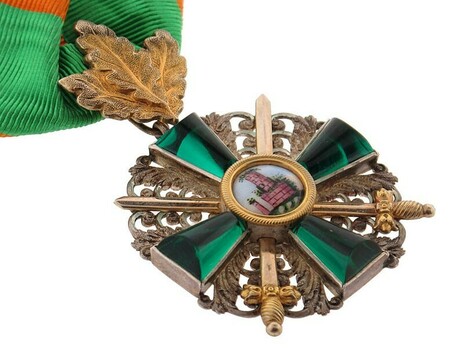 I Class Knight with Swords (with oak leaves) (in silver gilt) Obverse