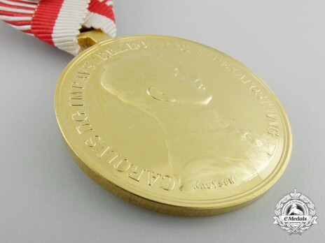 Type IX, I Class Gold Medal (with "K" decoration) Obverse