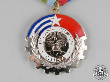 Order of Playa Giron, Type II Obverse