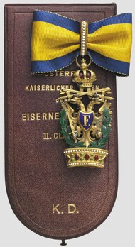  Type III, Military Division, II Class (Case of Issue)
