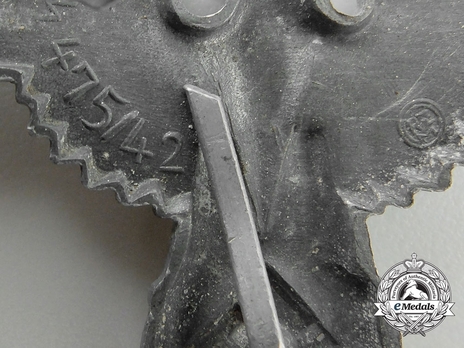 Allgemeine SS Metal Cap Eagle Type II, by F. Wagner (zinc) Detail