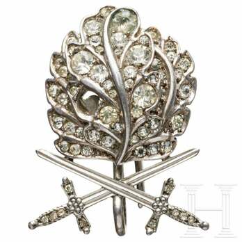 Oak Leaves with Swords and Diamonds to the Knight’s Cross of the Iron Cross (by Klein, Type B)