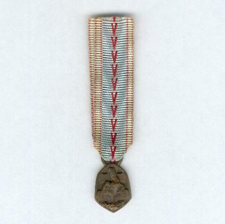 Miniature 114