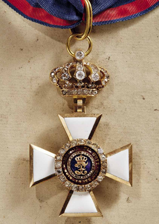 House+order+of+duke+peter+freidrich%2c+civil%2c+commander+cross%2c+crown+and+diamonds%2c+obv+