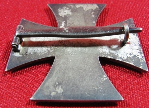 Iron Cross I Class, by B. H. Mayer (L/18) Reverse