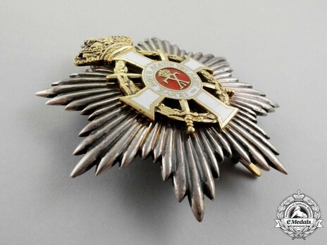 Royal Order of George I, Military Division, Grand Cross Breast Star Obverse