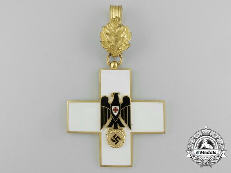 Cross of Honour of the German Red Cross, Type III, I Class Obverse